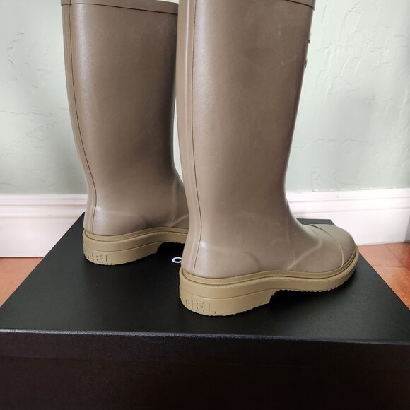 Authentic CHANEL Rain Boots EU 39 Dark Beige CC Logo - Pre-loved - Picture 8 of 8